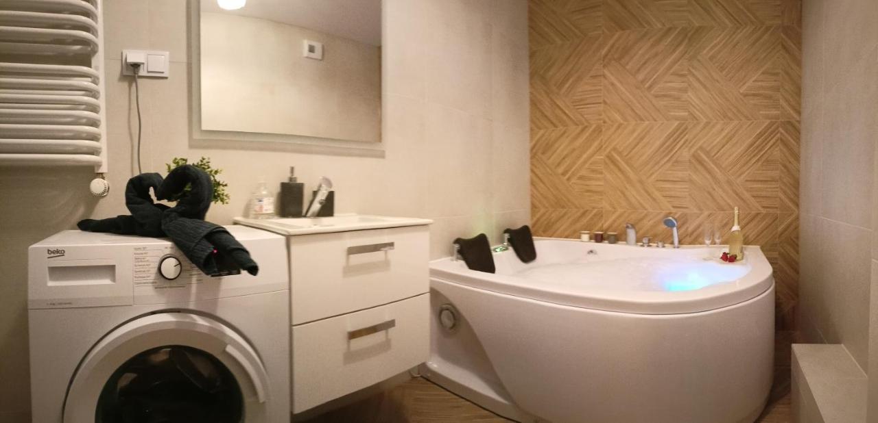 Апартаменты Apartament Z Sauna I Jacuzzi Радом Экстерьер фото